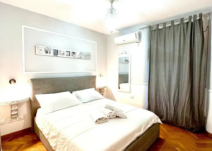 Amazing Near Spanish Square Apartament